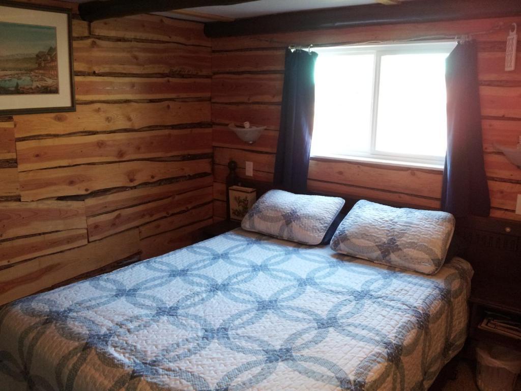 Steamboat Mountain Chalets Hotel Spillimacheen Bilik gambar