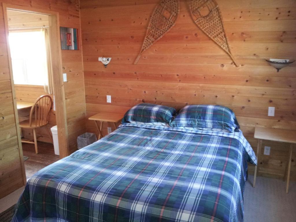 Steamboat Mountain Chalets Hotel Spillimacheen Bilik gambar