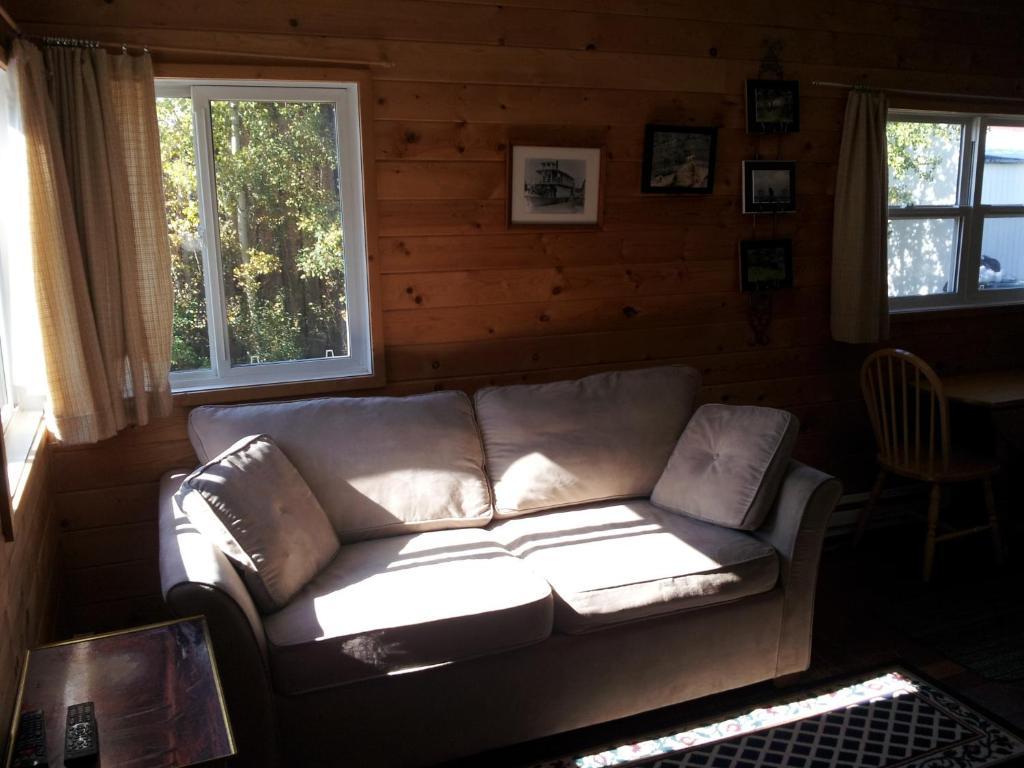 Steamboat Mountain Chalets Hotel Spillimacheen Bilik gambar