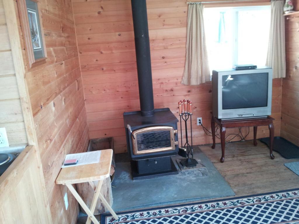 Steamboat Mountain Chalets Hotel Spillimacheen Bilik gambar