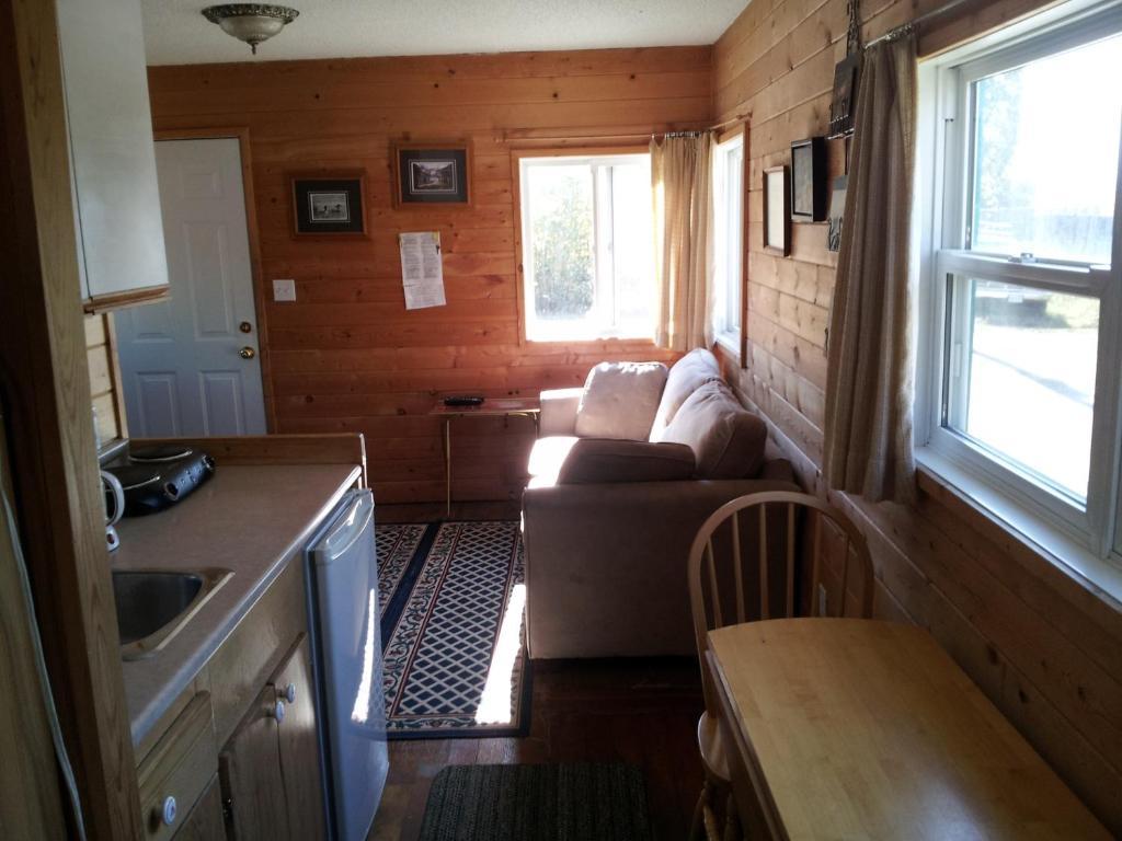 Steamboat Mountain Chalets Hotel Spillimacheen Bilik gambar