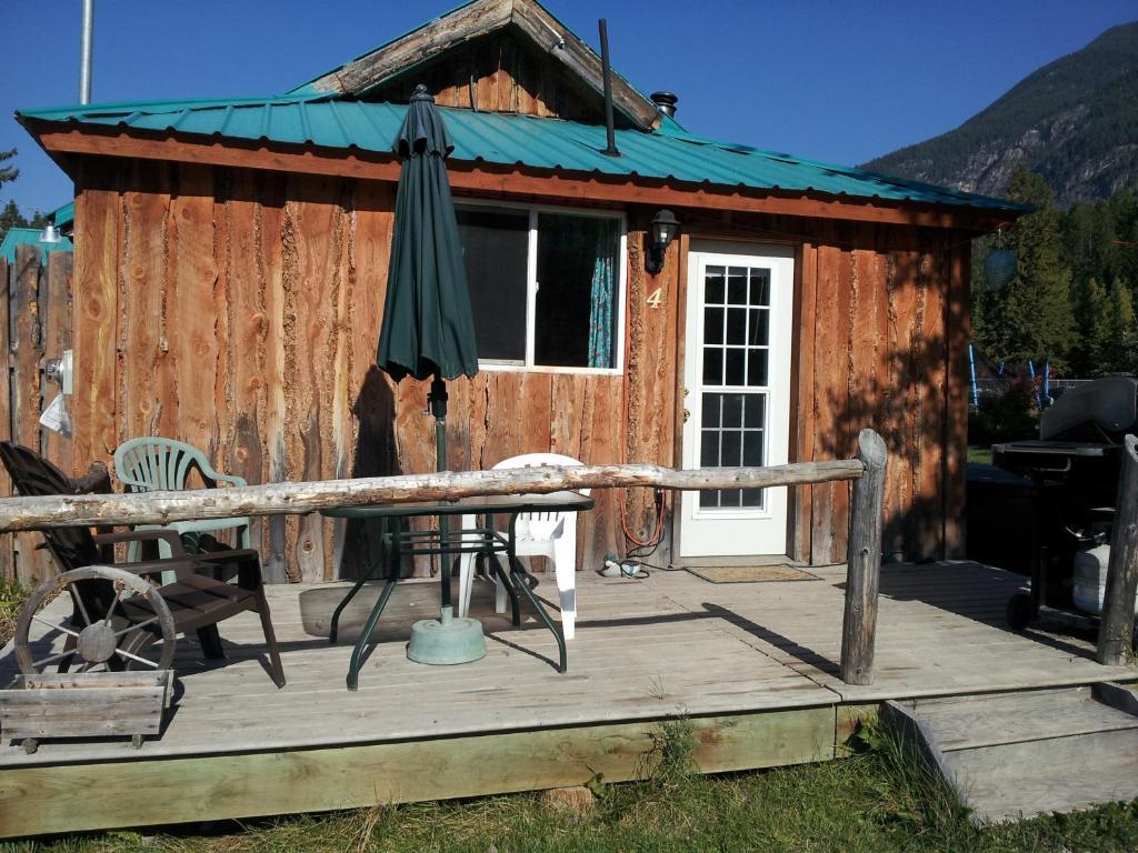 Steamboat Mountain Chalets Hotel Spillimacheen Bilik gambar