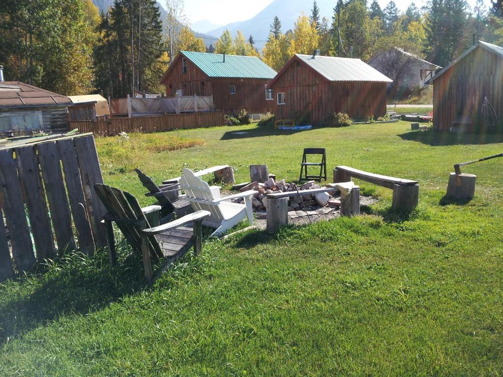 Steamboat Mountain Chalets Hotel Spillimacheen Luaran gambar